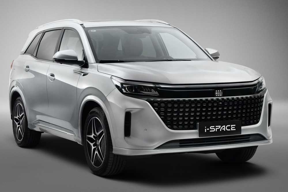 Самые мощные и быстрые дорожные автомобили 2023 года