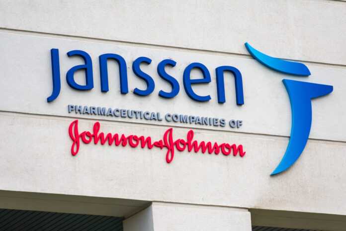 Насколько хорошо johnson & johnson справилась с кризисом, связанным с тайленолом?