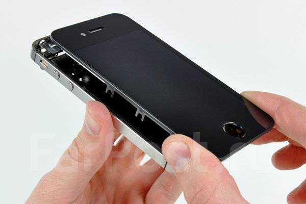 Почему не надо менять дисплей iphone своими руками