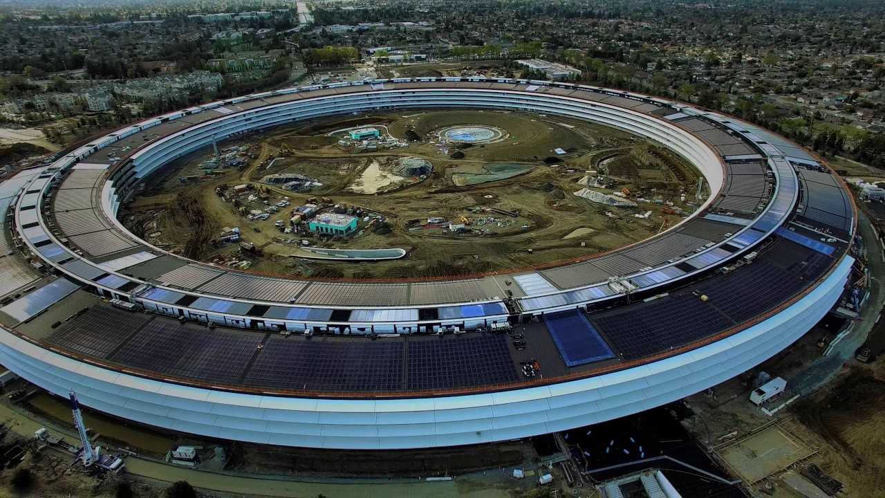 Взгляд с высоты птичьего полета на грандиозное строительство apple campus 2 — шедевр нормана фостера | развлекательный журнал
