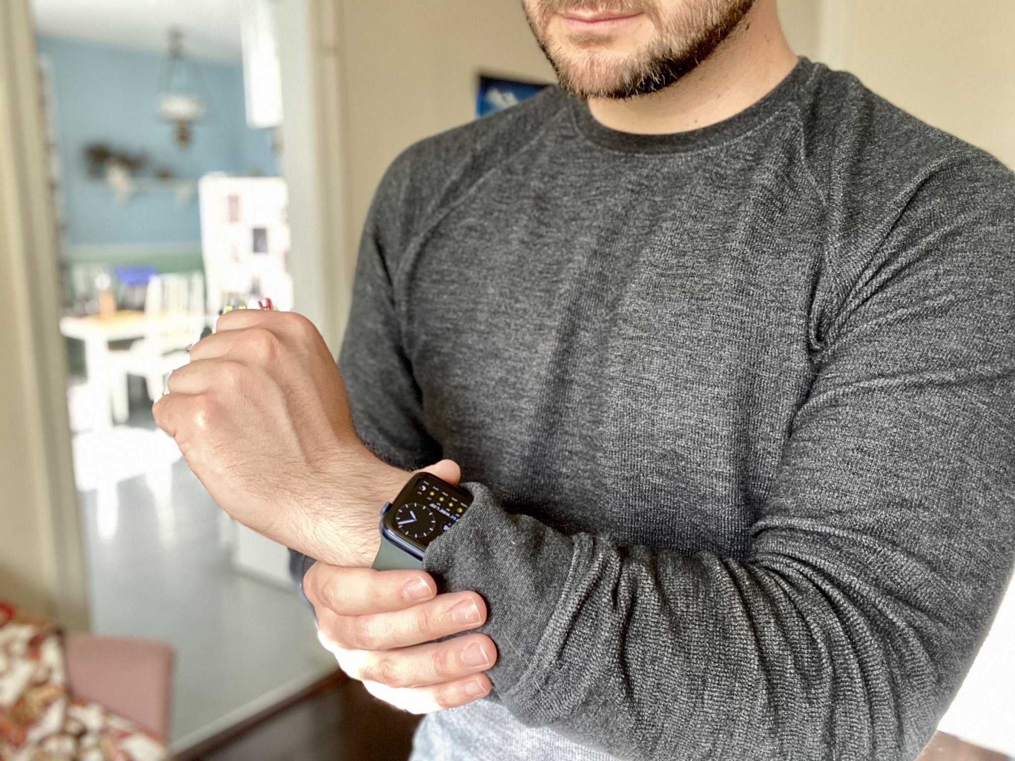 Apple watch series 4 vs apple watch series 5 gps aluminium case 44mm: в чем разница?