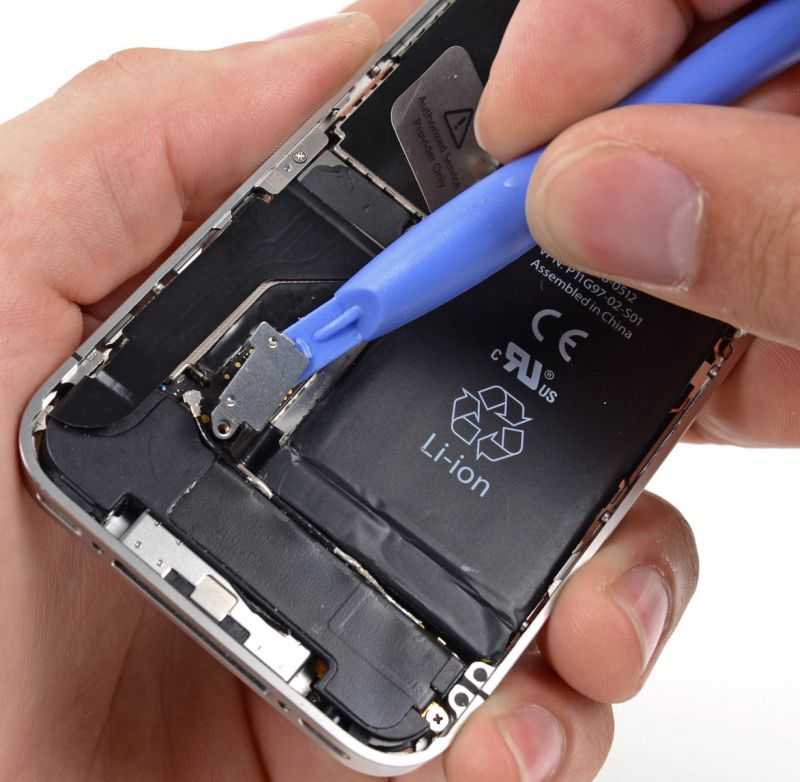 Как поменять аккумулятор на iphone 4 или 4s