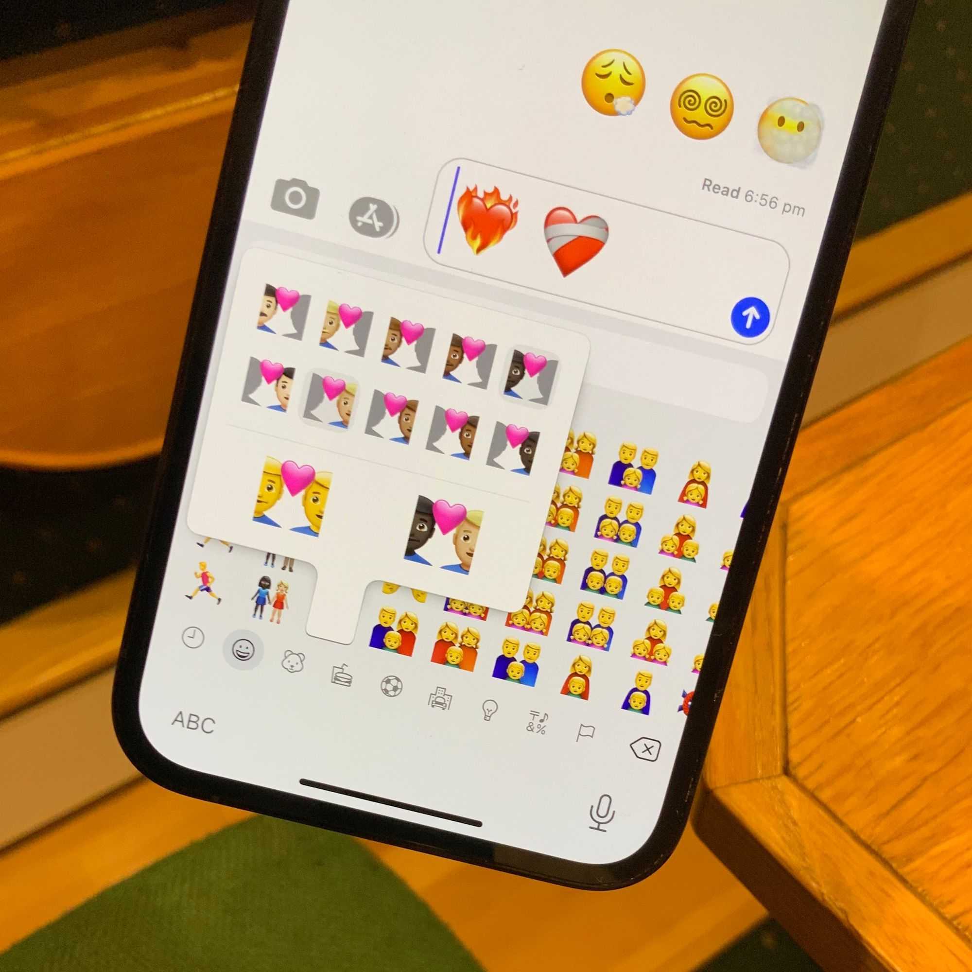 Почему у меня нет нового смайлика apple?