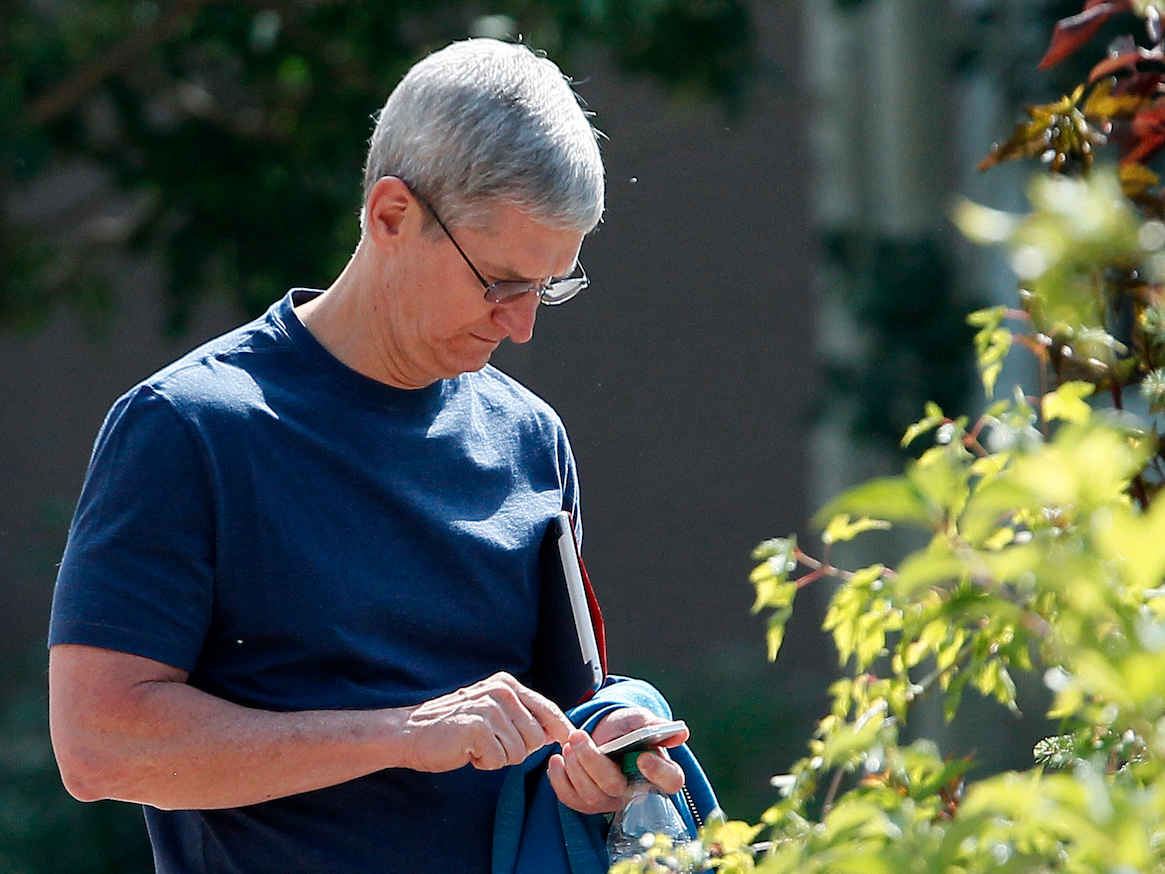 Apple зарабатывает больше денег, чем весь федеральный бюджет рф и украины вместе взятые: кто тогда сегодня владеет миром?