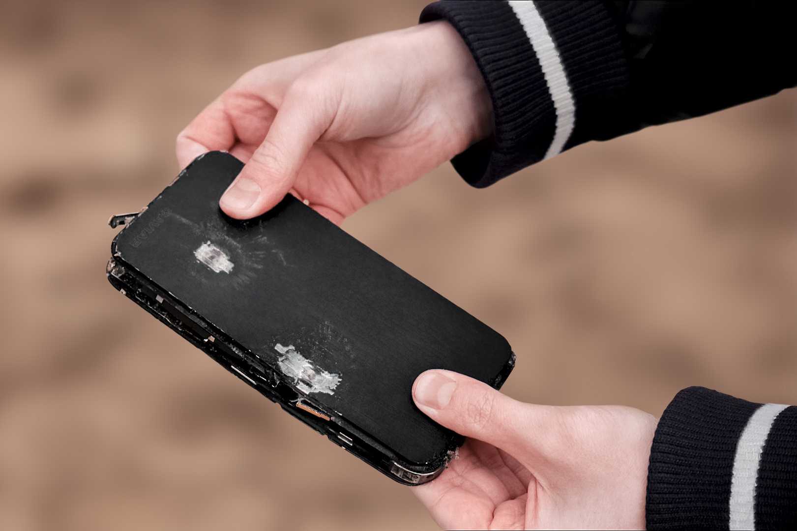 Бронированный iphone 13 pro уцелел после расстрела из glock и пм - новости на a5savel